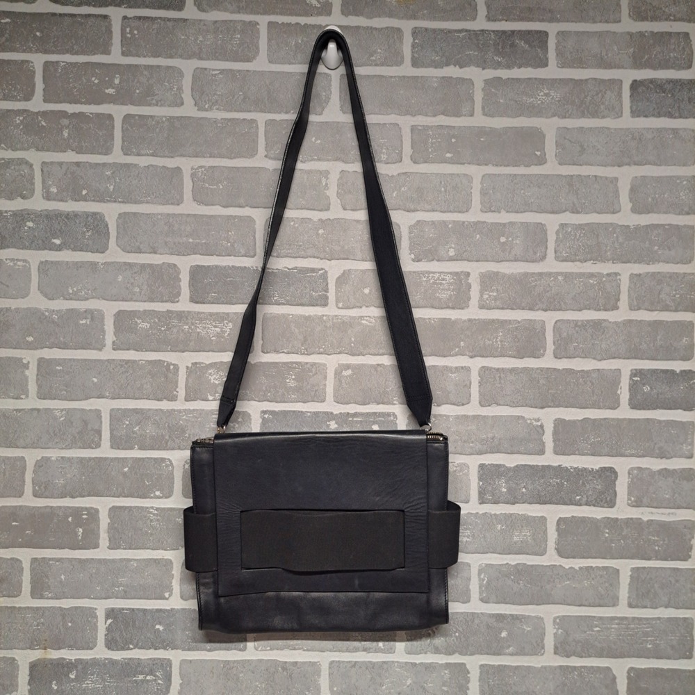 Cos Womens,‎ Unisex Rare Shoulder Leather Magnetic Clouse Black Bag